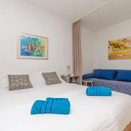 Plava Plaza Daniela * Vodice