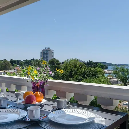 Apartments Plava Plaza Daniela شقة